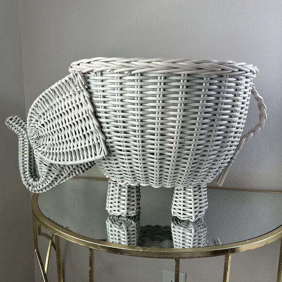 Pottery Barn Kids Handwoven Rattan Wicker Elephant Shaped Storage Basket Gray - Picture 5 of 16